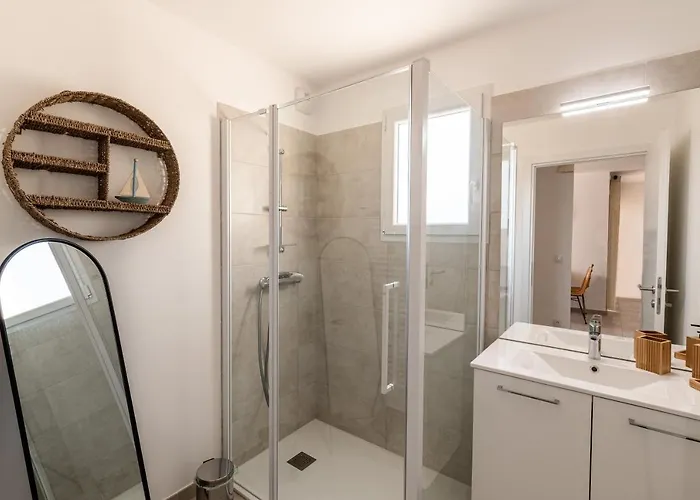 Mari - Appt Confort 150m De La Calvi (Corsica)