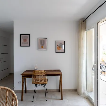 Mari - Appt Confort 150m De La شقة *